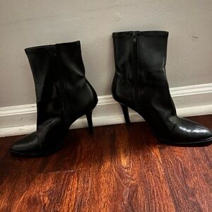 Black heeled boots